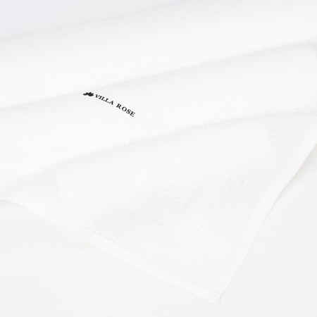 شماغ فيلا روز أبيض كلاسيك انجليزي اصدار 2025