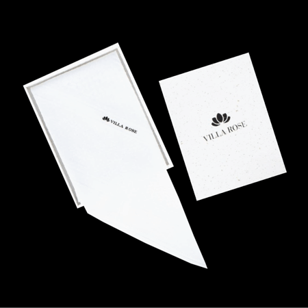 شماغ فيلا روز أبيض كلاسيك انجليزي اصدار 2025