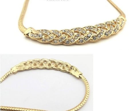 قلادة نسائية مزينة بالزركون الشفاف على شكل سعفة النخل