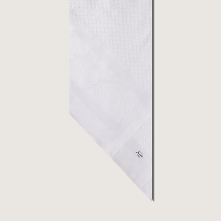 شماغ دسار الابيض بلس 2026