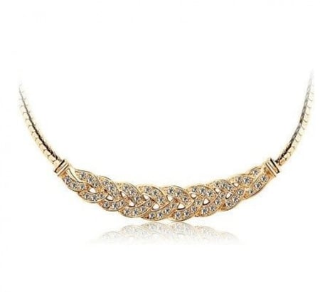 قلادة نسائية مزينة بالزركون الشفاف على شكل سعفة النخل