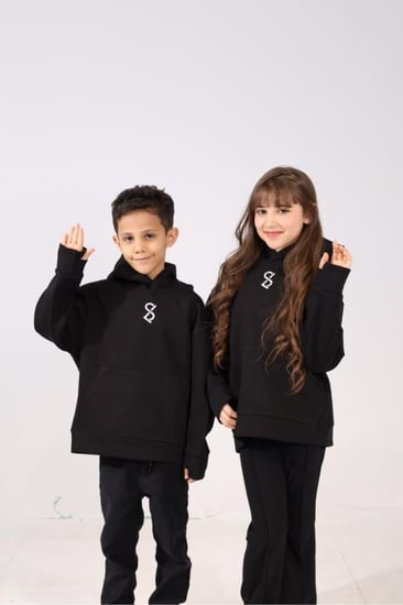 هودي أطفال اسود بكتابة من الخلف