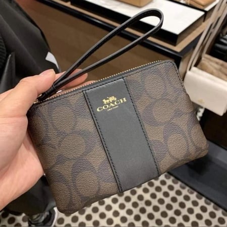 محفظة كوتش ريستلت