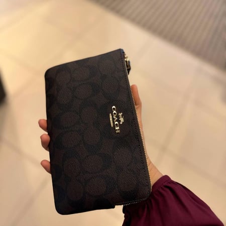 محفظة كوتش ريستلت كبيرة  مع جيوب بطاقات