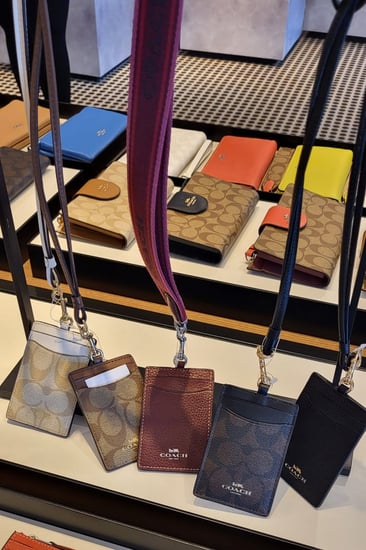 حامل بطاقة العمل كوتش