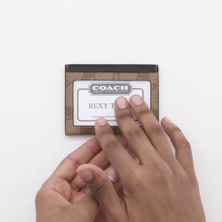 محفظة بطاقات كوتش ثيم شفاف من الخلف