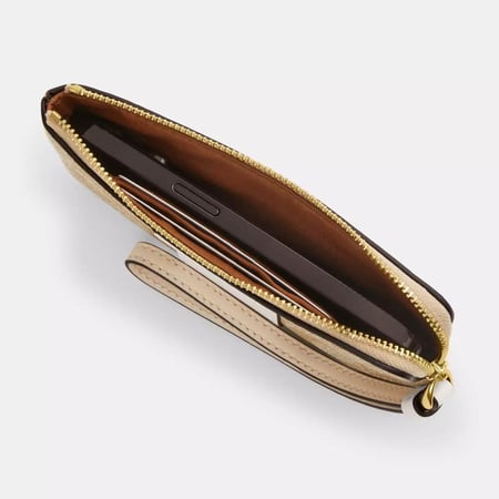 محفظة كوتش ريستلت