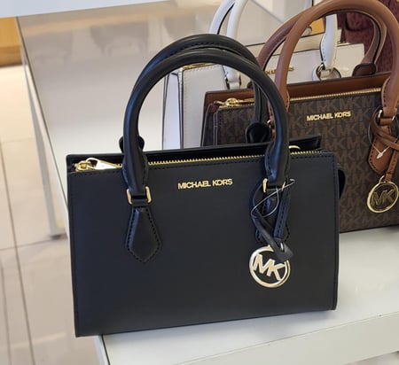 شنط مايكل كورس