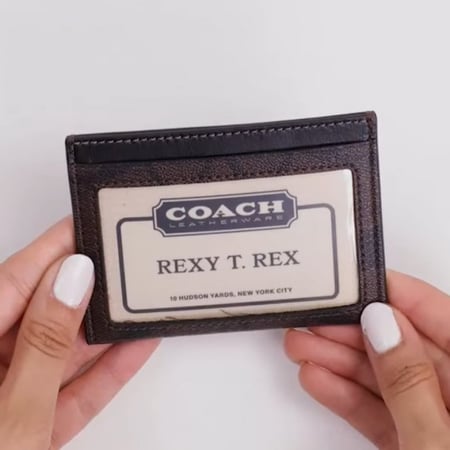 محفظة بطاقات كوتش نحيفة