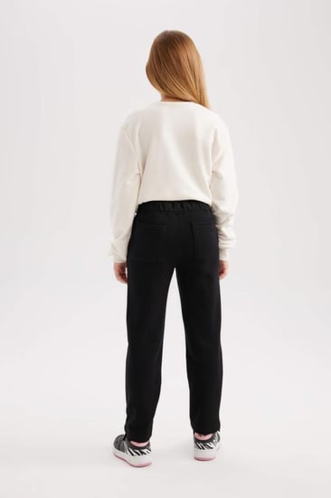 بنطال رياضي بقصة كاروت باللون الاسود للفتيات