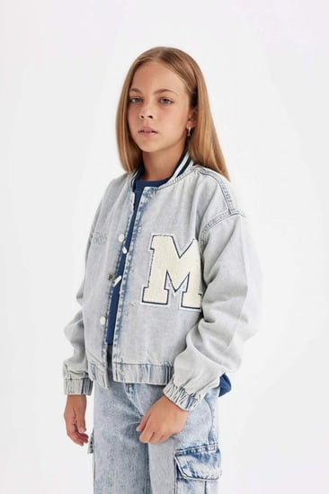 جاكيت جينز موسمي للفتيات مع جيوب إغلاق بالإطباق