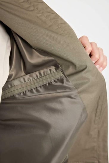 جاكيت رجالي كاكي طارد للماء قصة ضيقة ياقة واقفة سحاب جيب مبطن