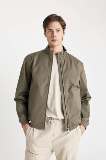 جاكيت رجالي كاكي طارد للماء قصة ضيقة ياقة واقفة سحاب جيب مبطن