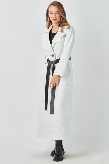 معطف ريتا جلد طبيعي للنساء باللون الأبيض من DERIZA