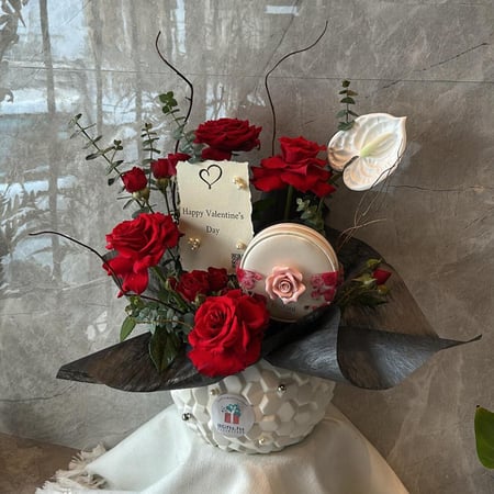 فازة الحب - على شكل وردة