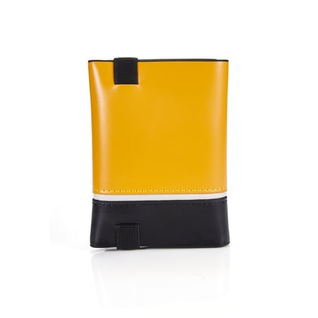 محافظ رجالية جلد ماركة كارمن كلاين