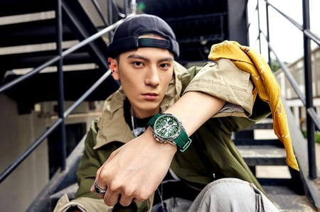 ساعة رجالية جوليوس ربر بلون اخضر