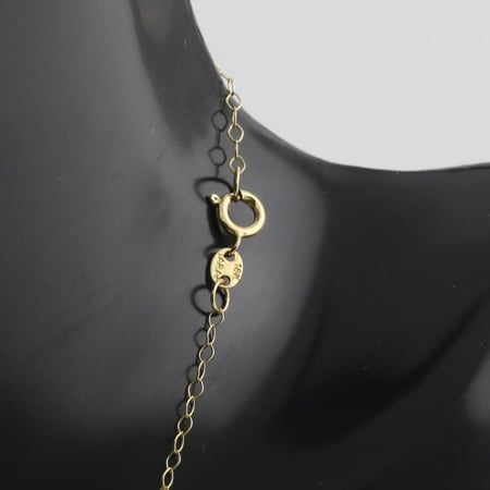 عقد ذهب فيكتوريان تصميم الماس لون احمر - عيار 18