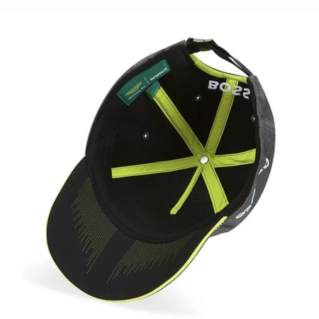 كاب استون مارتن رمادي