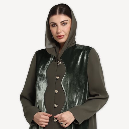 Velvet Wave- عباية بليزر كريب مع مخمل مموج