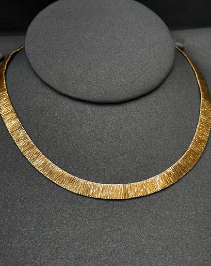 عقد الحرير 18k