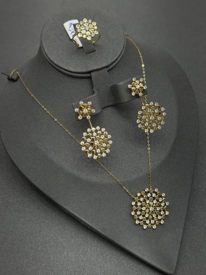 نصف طقم تصميم الالماس 18k