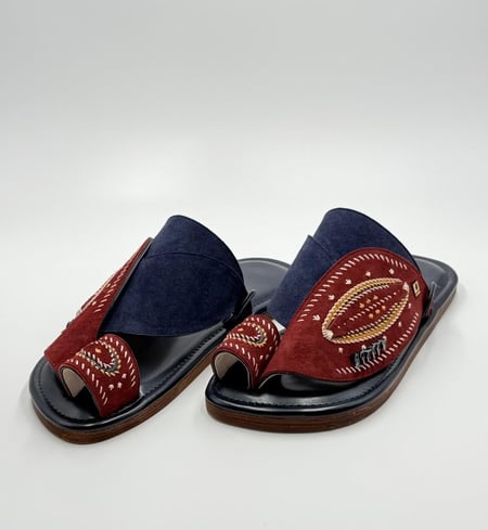 حذاء شامواه مطرز صوف كتان