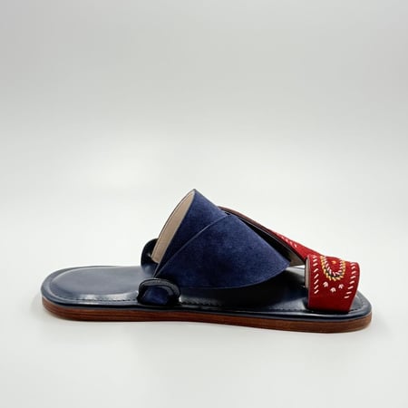 حذاء شامواه مطرز صوف كتان