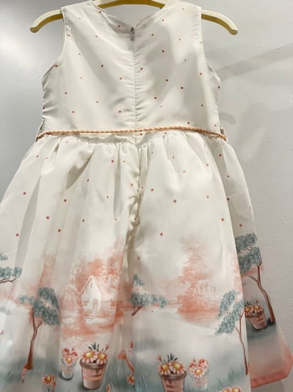 فستان بناتي مع قبعه