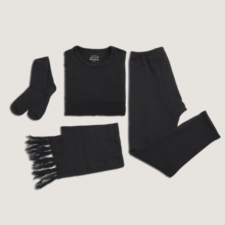 بجامة فرو شتوي اسود ( 4 قطع )