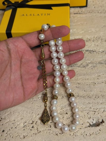 سبحة من حبات اللؤلؤ الطبيعي