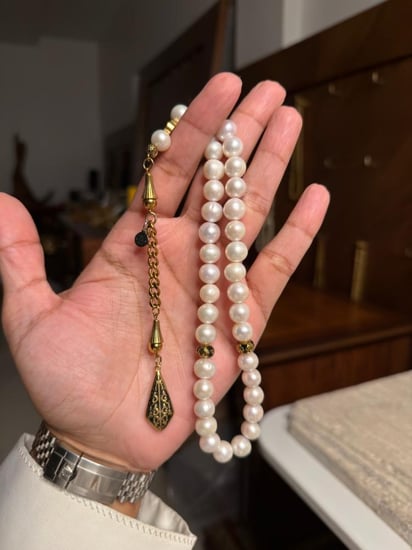 سبحة من حبات اللؤلؤ الطبيعي