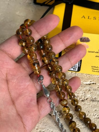 سبحة كهرمان حر  شوائب طبيعية مذهب مع شكة ذهبي
