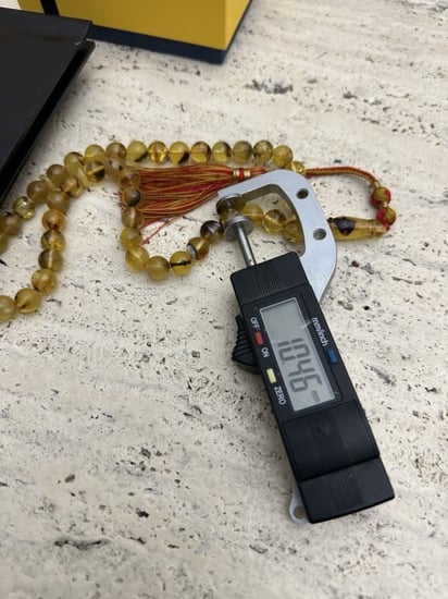 سبحه كهرمان حر  محشرة وشوائب  اول 4 خرزات محشرة