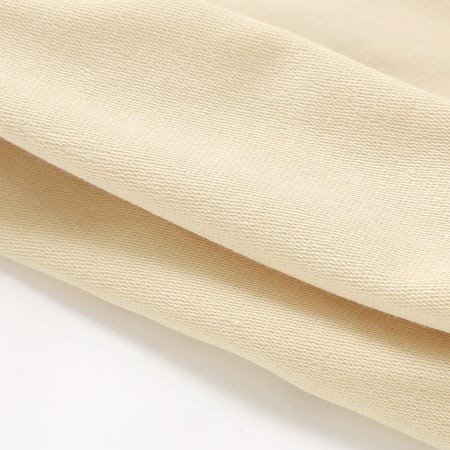 بلوزة اكمام طويلة و بنطلون بيج فاتح