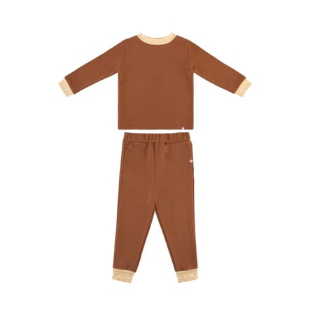 بلوزة اكمام طويلة و بنطلون بني