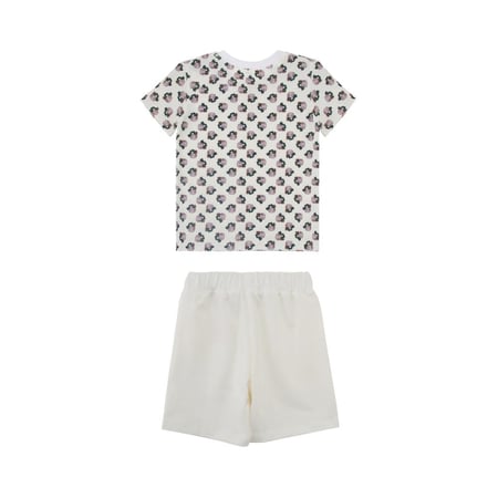 بلوزة اكمام قصيرة و شورت سادة أبيض و ليلكي