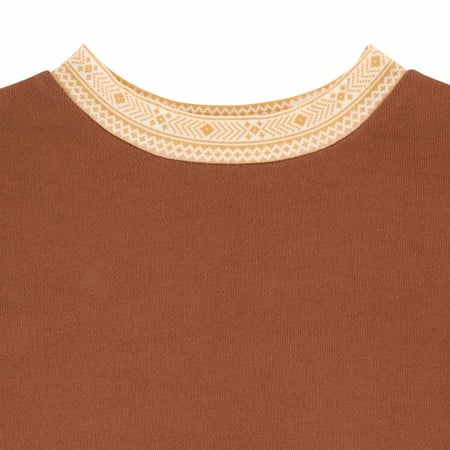 بلوزة اكمام طويلة و بنطلون بني