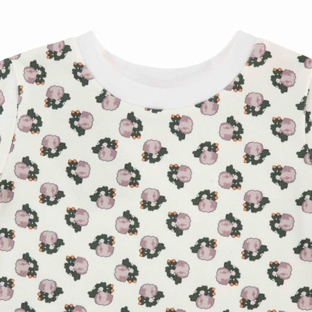 بلوزة اكمام طويلة و بنطلون سادة أبيض و ليلكي