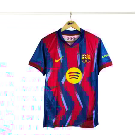 تيشيرت برشلونة الرابع فئة لاعبين لموسم 2026 - 2025