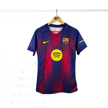 تيشيرت برشلونة الأساسي فئة لاعبين لموسم 2026 - 2025