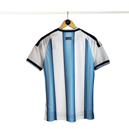 تيشيرت منتخب الارجنتين الأساسي فئة لاعبين لموسم 2026 - 2025