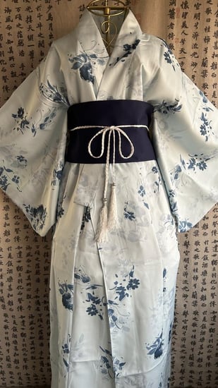 يوكاتا ازرق مع حزام فيونكة