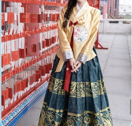 هانبوك الاميرة الكورية اصفر و زيتي  - إيجار