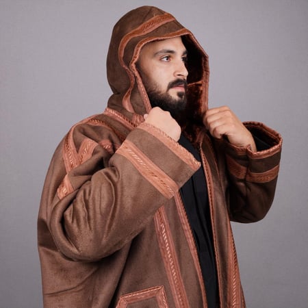 فروة مخمل رجالي بقبوع لون بني غامق