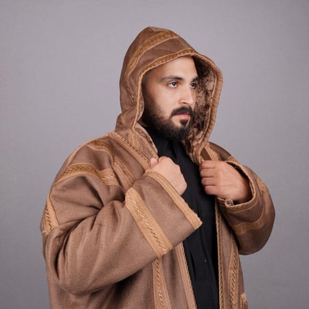 فروة مخمل رجالي بقبوع لون بني