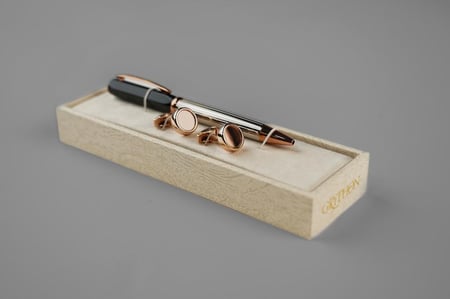 طقم قلم وكبك فضي