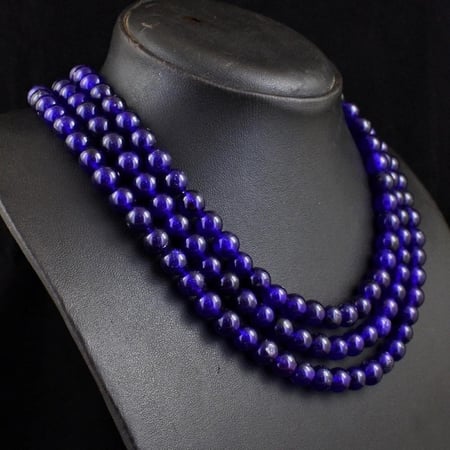 عقد من ثلاثة طبقات بحجر الأمثيست (الجمشت) طبيعي (غير معالج) 749 قيراط