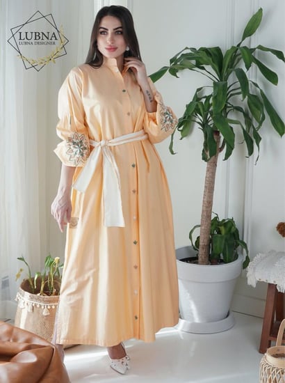 جلابية  مطرزة يدويا مع حزام