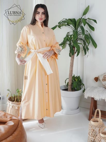 جلابية  مطرزة يدويا مع حزام